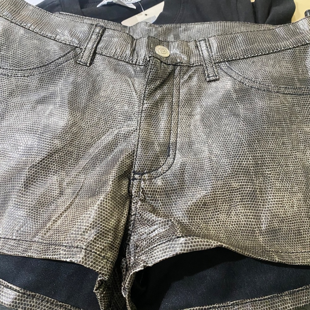 Ladies Premium P U Leather Hot Shorts Sz 29